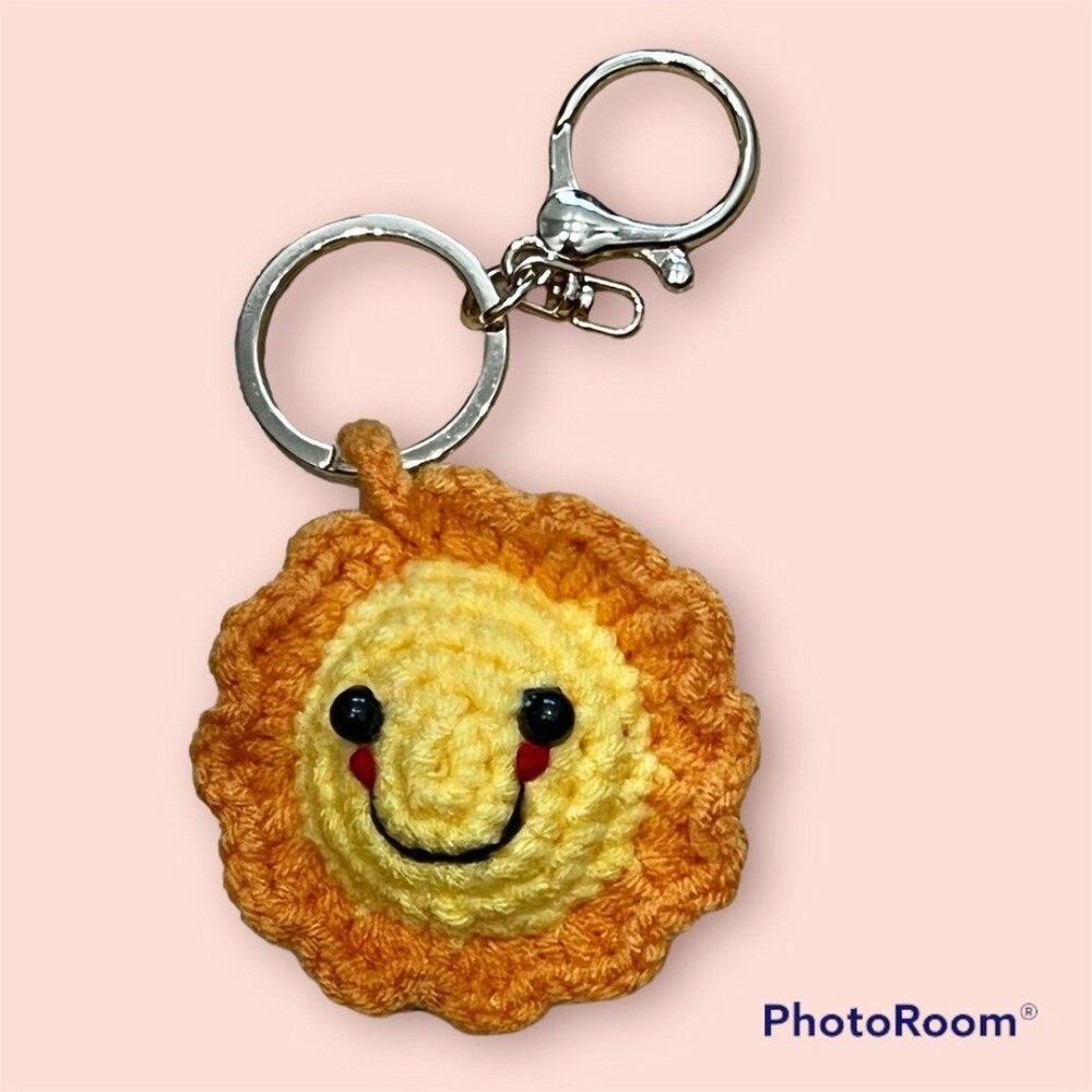 HANDMADE SMILEY FACE SUN CROCHET SUNFLOWER GOLD KEYCHAIN
